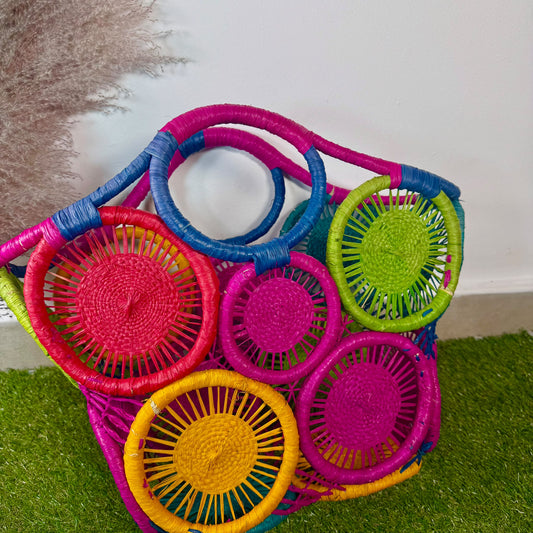 Panier artisanal aux couleurs vives et motifs uniques XL