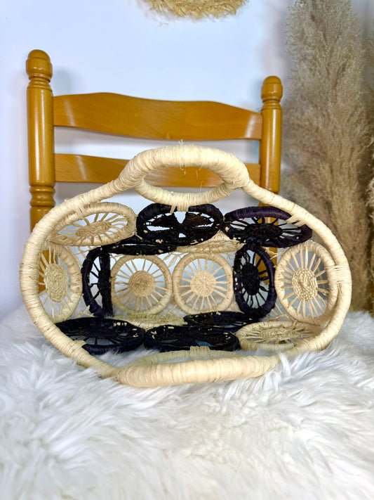 Panier 100% artisanal en raphia motif soleil noir taille M